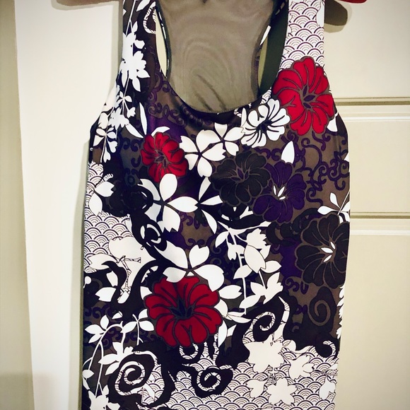 Athleta workout top with built in bra! Like new! - Picture 3 of 4